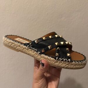 Valentino Garavani Rockstud Leather Espadrille Slides (Black)